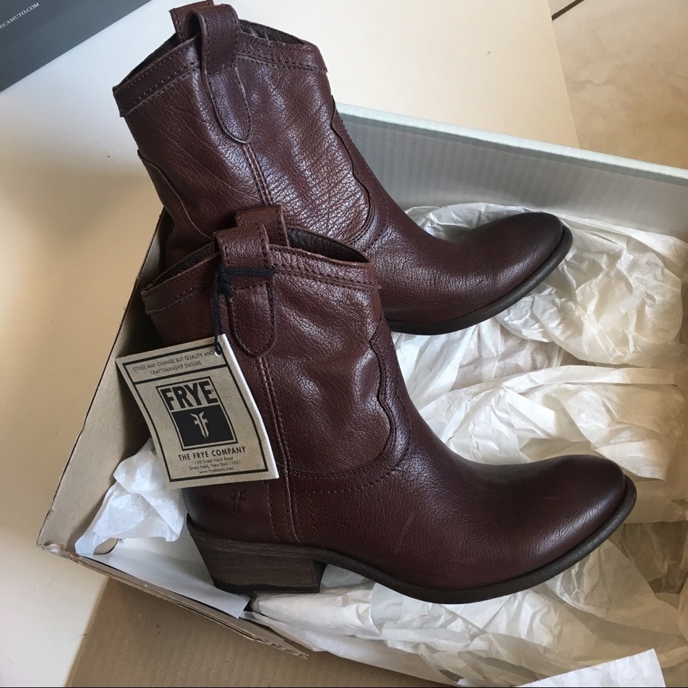 Frye - Carson Shortie Dark Brown Western Boots